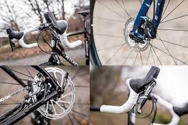 Bicycle disc brake device